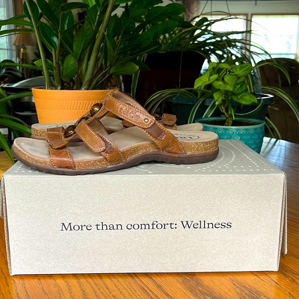 Taos Sandals - Gemma - Size 7 - Hazelnut